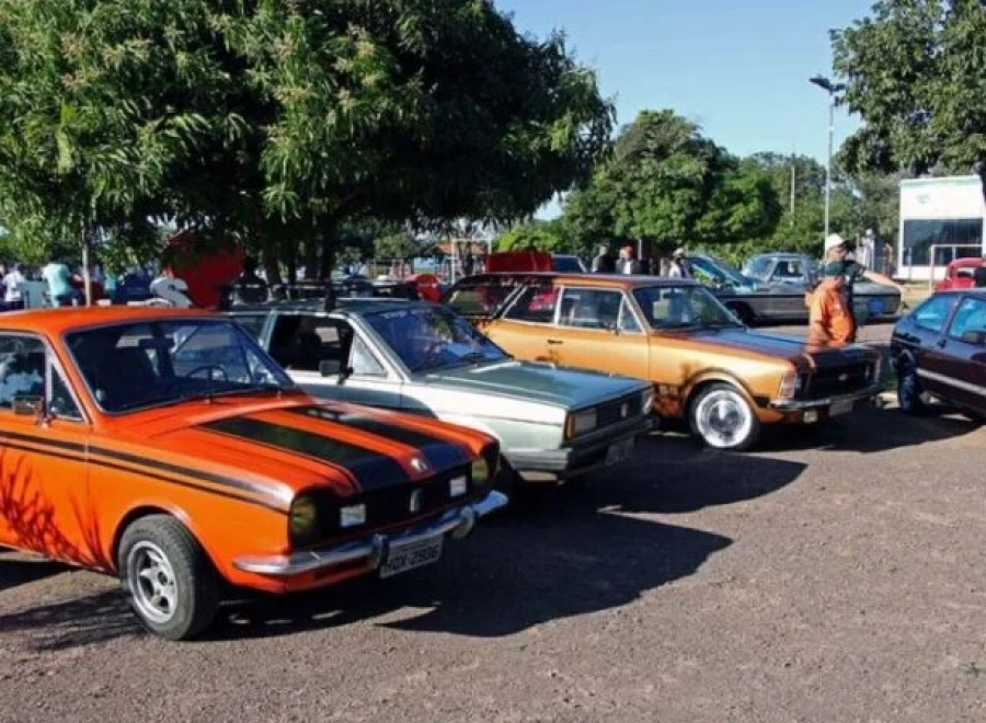 Alfredo Vasconcelos realiza seu 7º Encontro de Carros Antigos