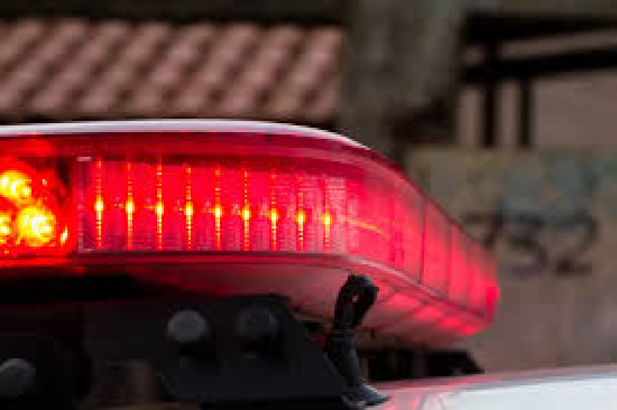 Homens jogam drogas em vaso sanitário durante ação da PM em Barbacena